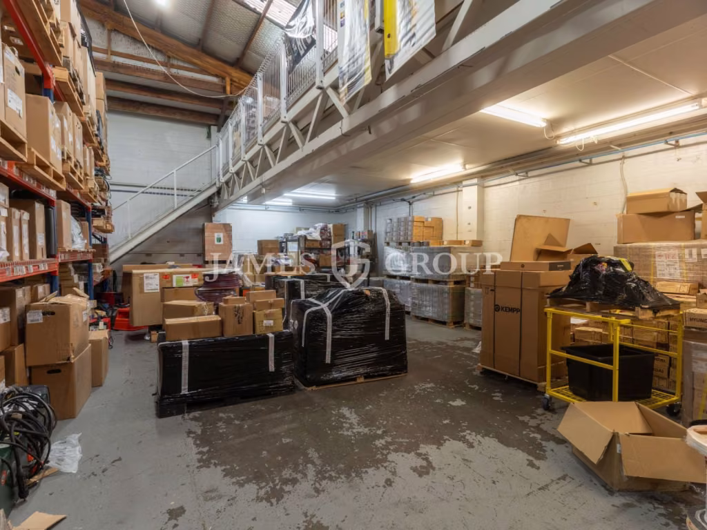 727m² High Profile Patiki Warehouse + Yard