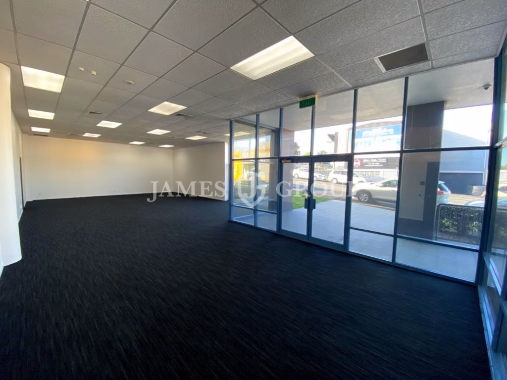 895m² Warehouse & Office | Great South Road