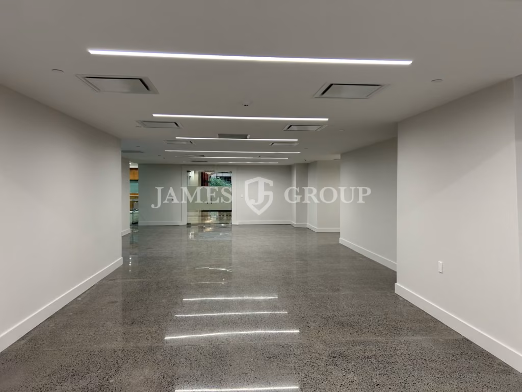 Plaza Level Office In The Heart Of The Cbd