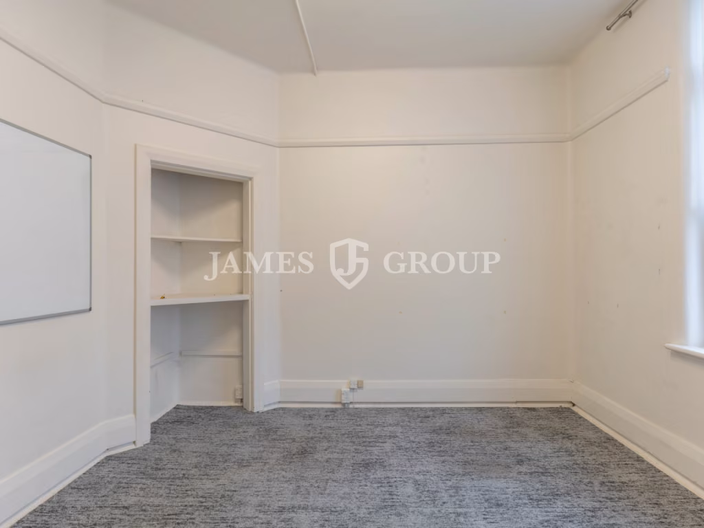 Versatile Ground Floor Space With Wooden Floors