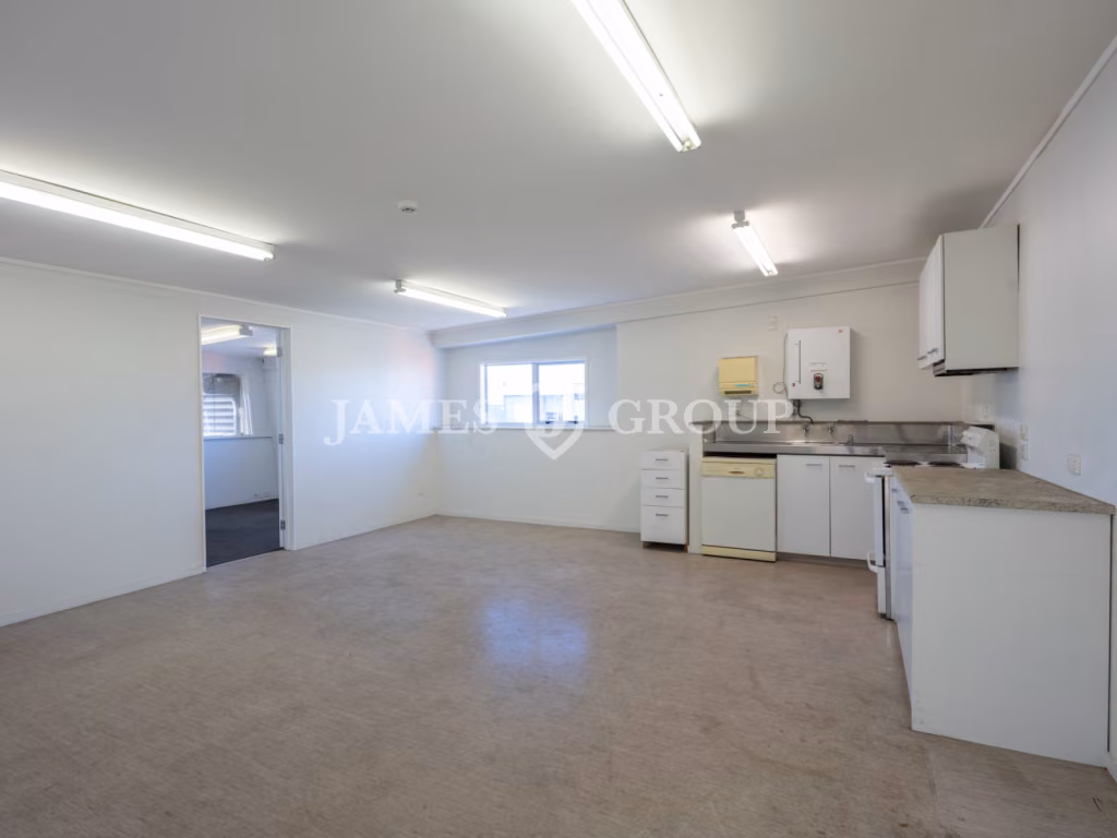 Rosebank Warehouse + Front Parking + Rear Yard