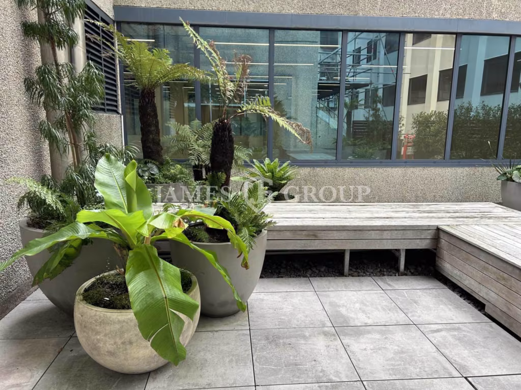 Plaza Level Office In The Heart Of The Cbd