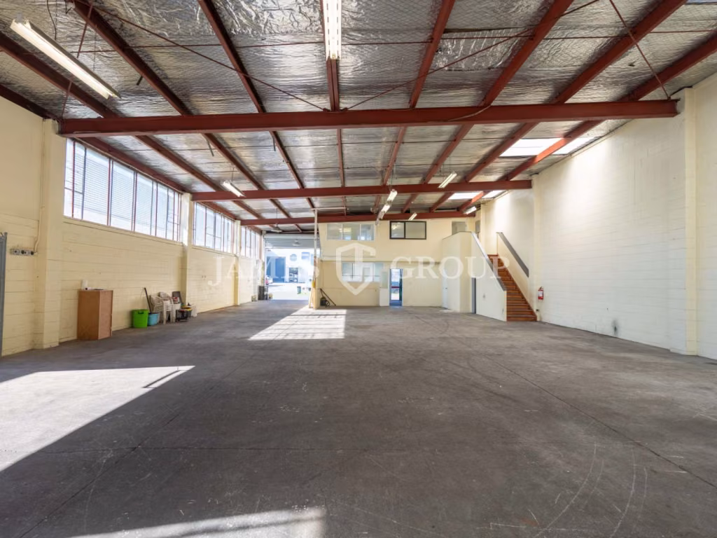 Rosebank Warehouse + Front Parking + Rear Yard