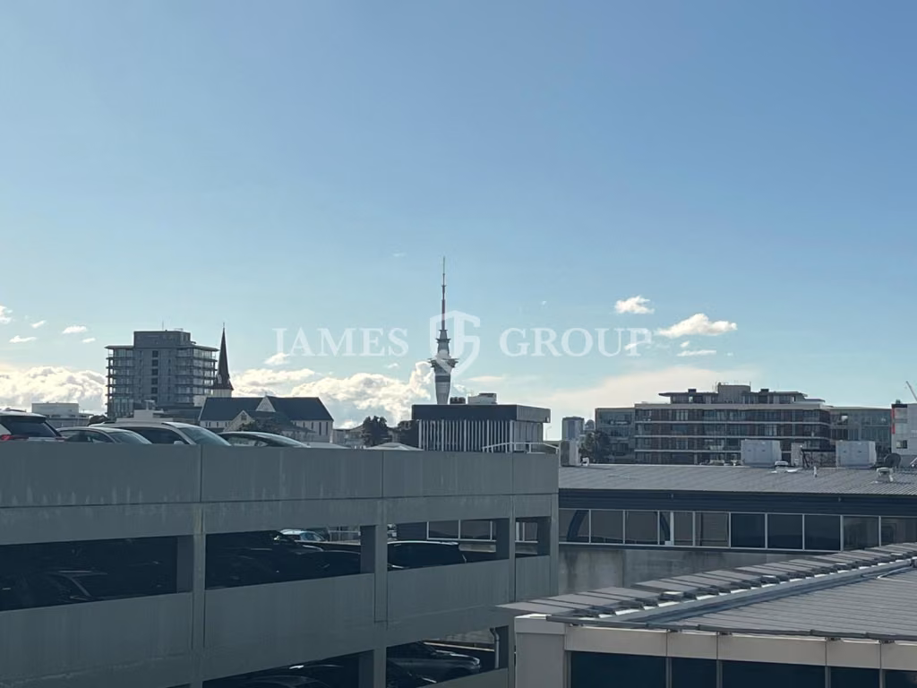 Top Floor Mount Eden Office – City Fringe Hub