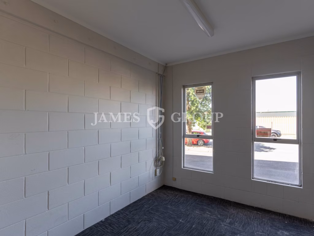 For Sale – Vacant High Stud Warehouse & Yard