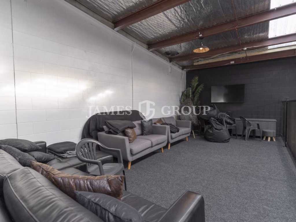 Superb Industrial & Functional Yard Space