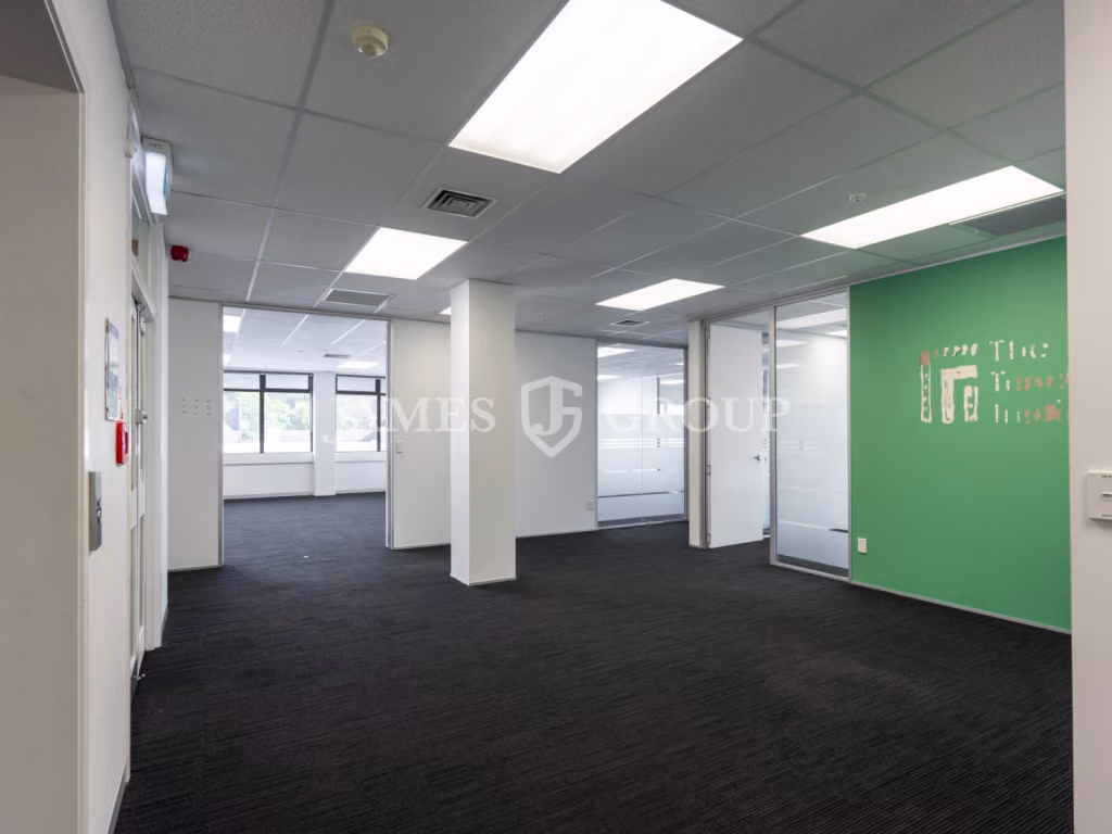 80m² Office Suite With Excellent Location In Epsom