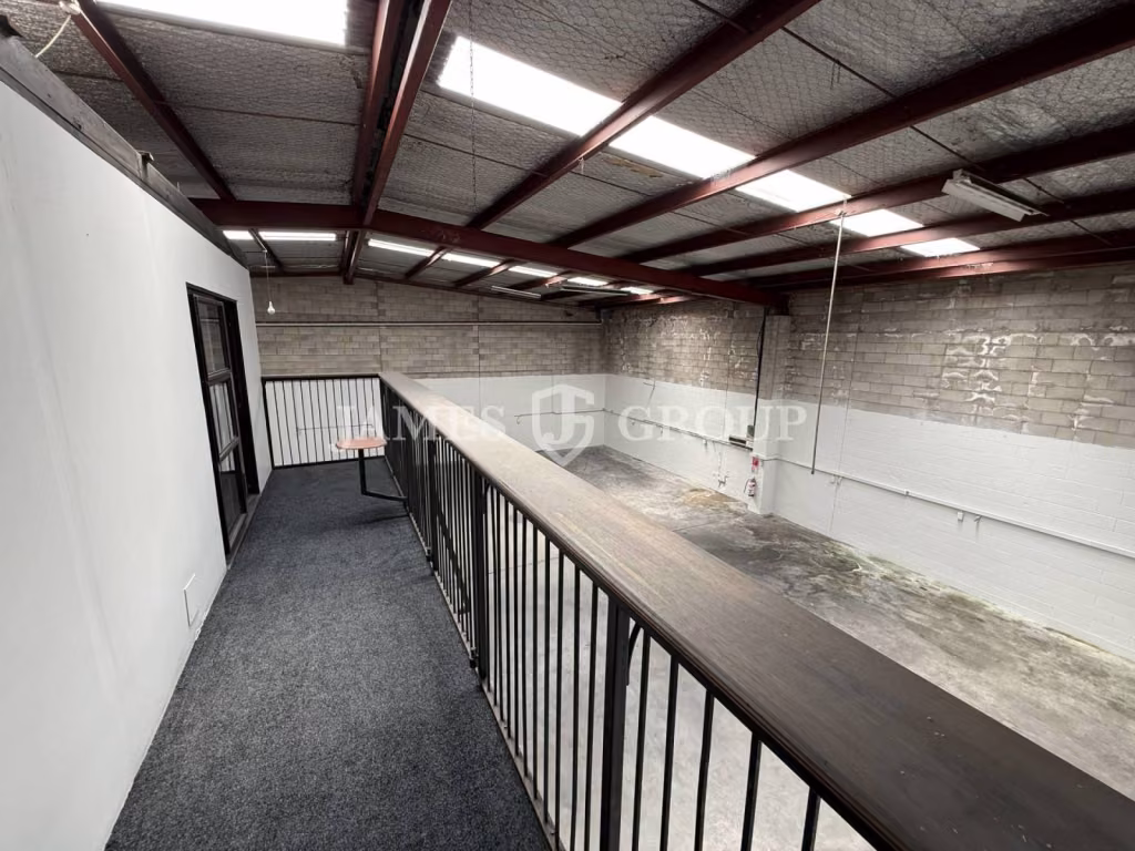 Freshly Refurbished Unit In Central East Tamaki