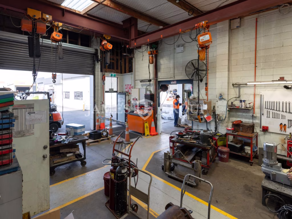 Turnkey Engineering Unit With Gantry + Booth