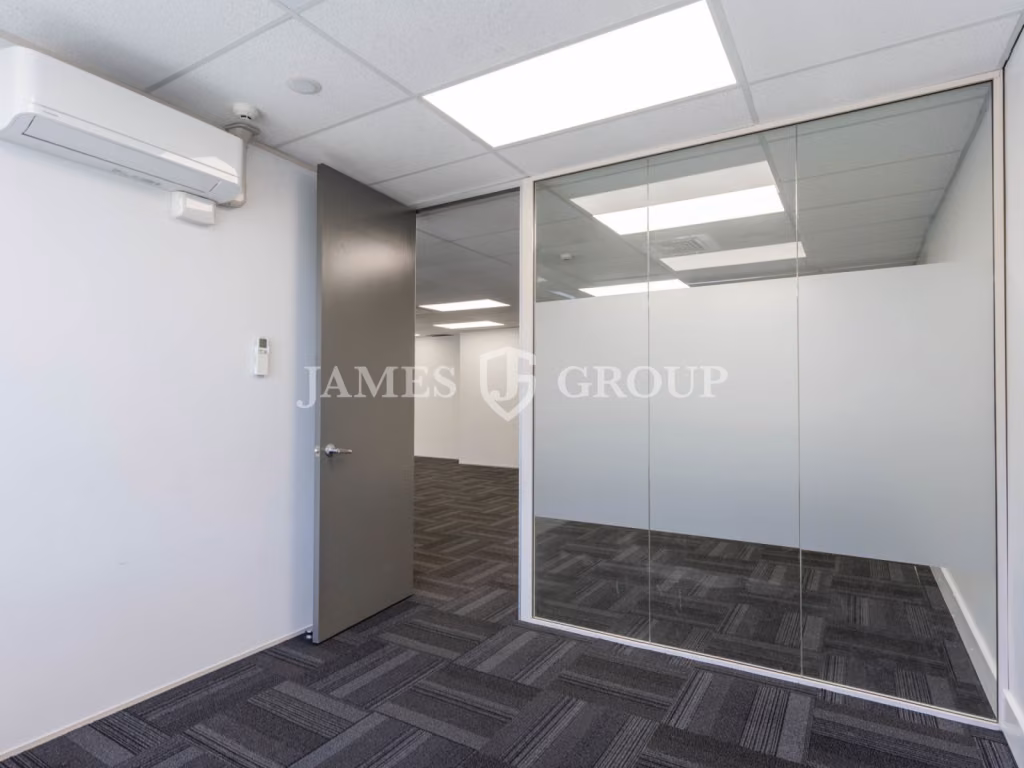 A-grade Airport Oaks Office
