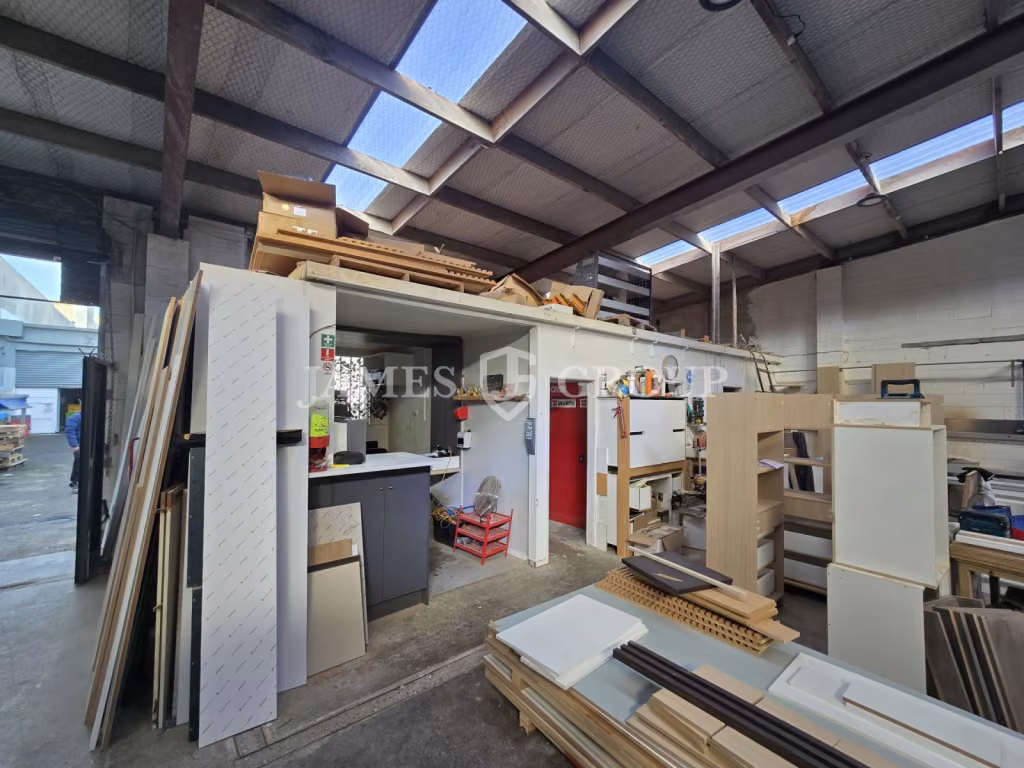 Prime Harris Road Location – 210m² Industrial Unit