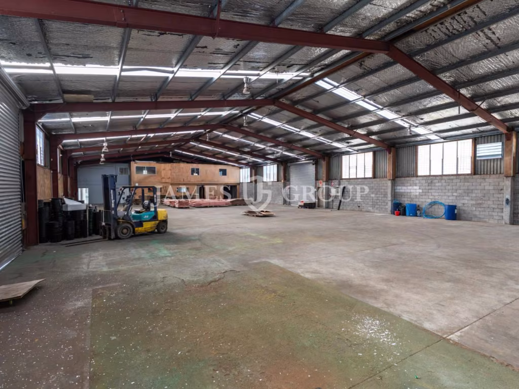 High-stud Heavy Industry Warehouse & Yard