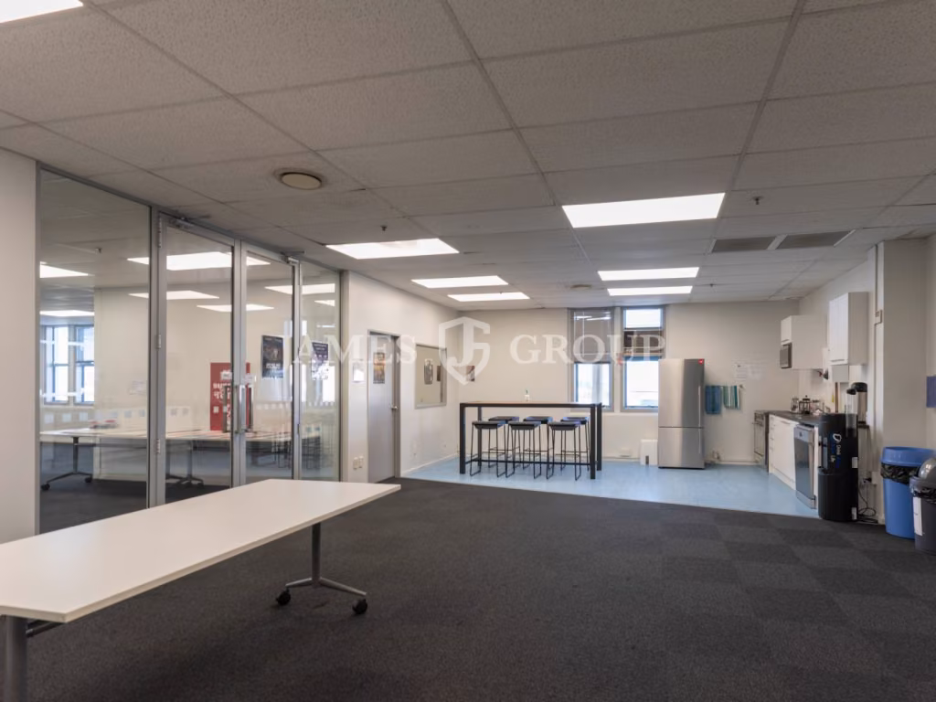 Prime 268m² Office With Parking