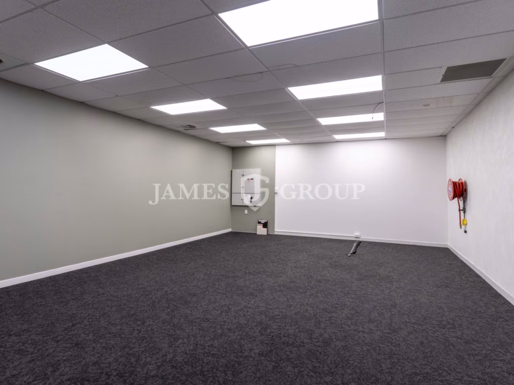 600sqm Kingsland Office With Roller Door