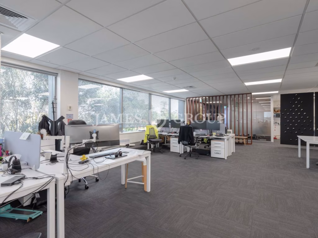 323m² Office With Fitout And Natural Light