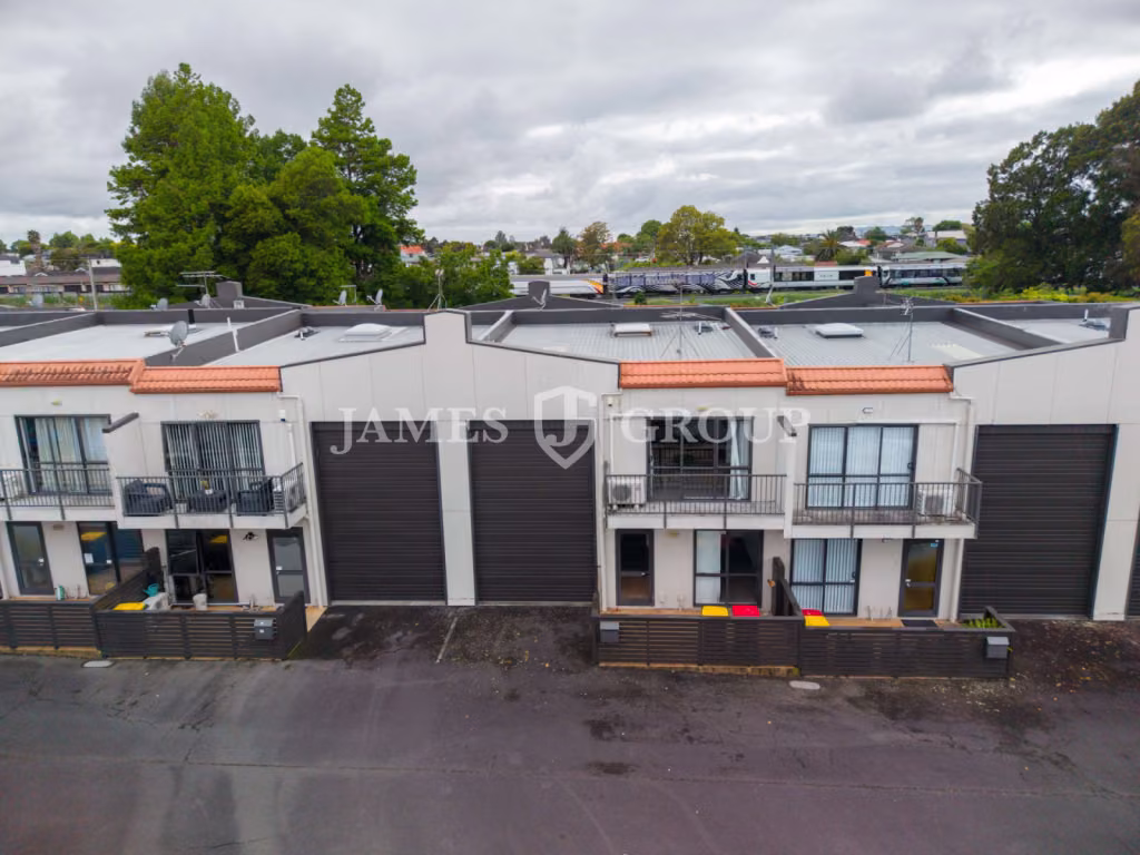 120m² Takanini Unit – Live And Work
