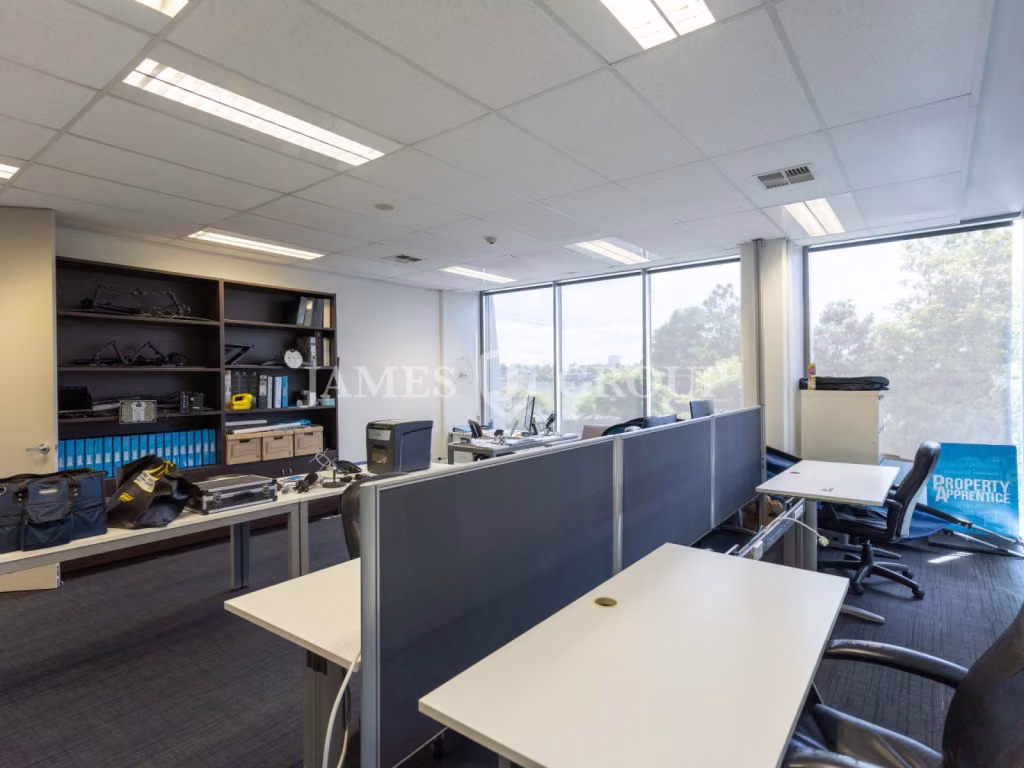 230m² Office With Parking In Central Ellerslie