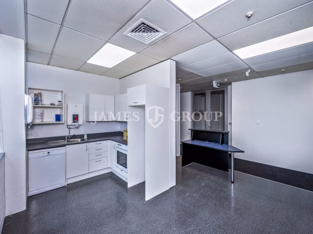 Ellerslie Office Hq – 356m² + 20 Car Parks