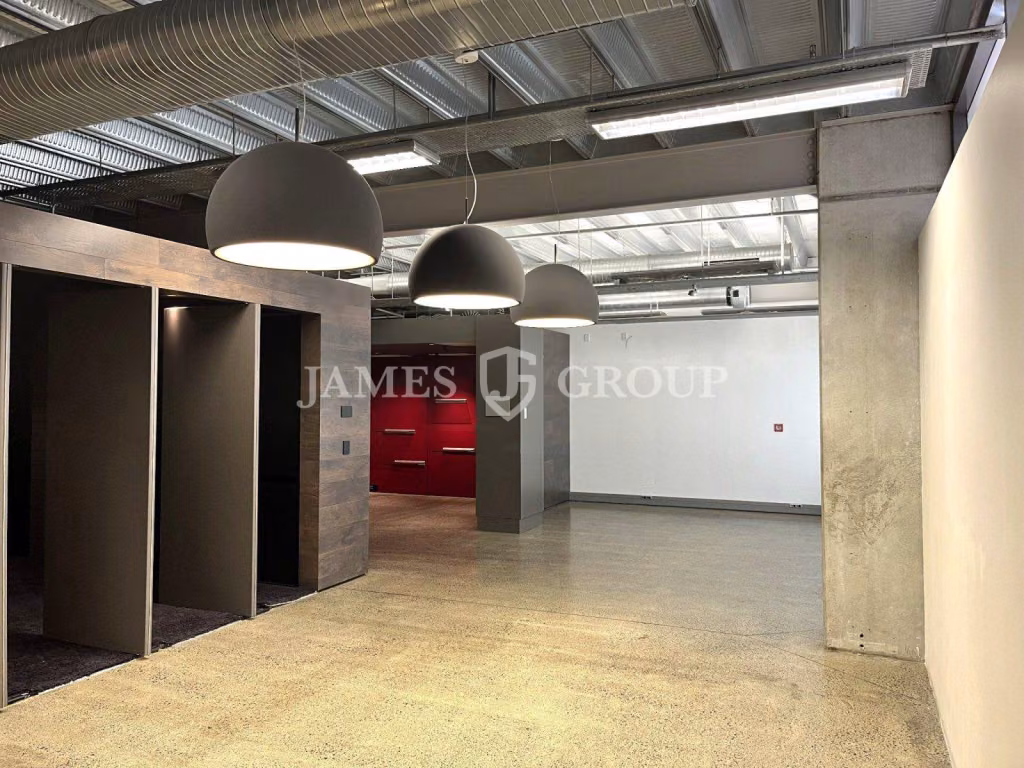 237m² Office With Modern Industrial Character