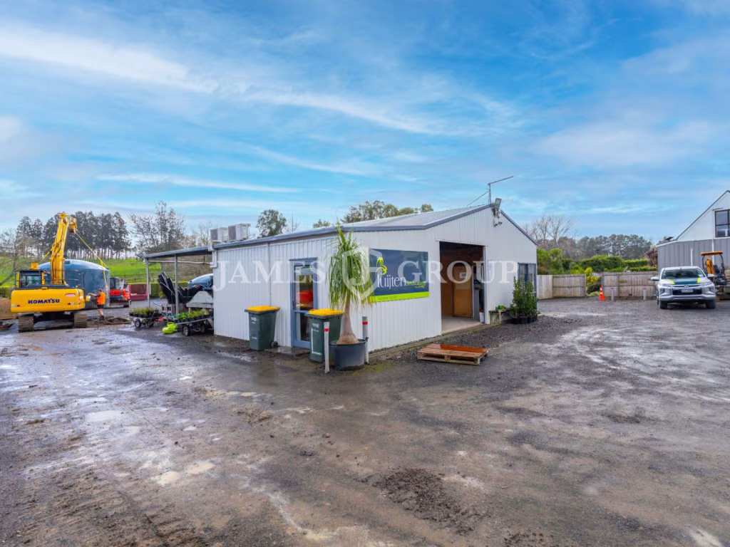 Flexible Options! Secure Yard, Office & Workshop