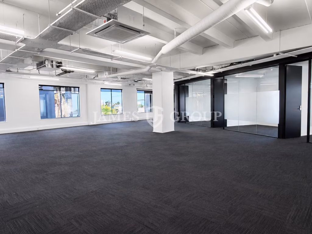 286m² Functional Layout With Modern Fit-out