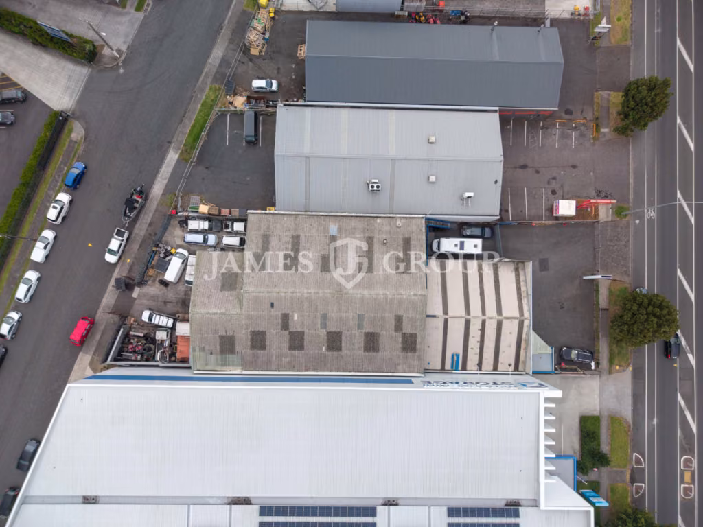 Affordable Yard & Warehouse In Central Takanini
