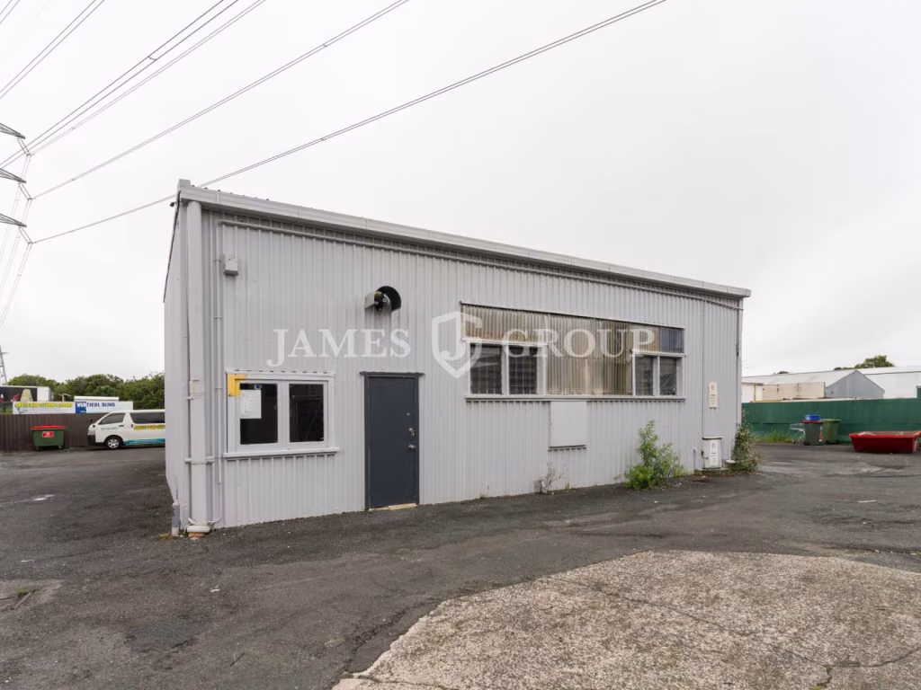 Refurbished 100m² Units On Great South Road