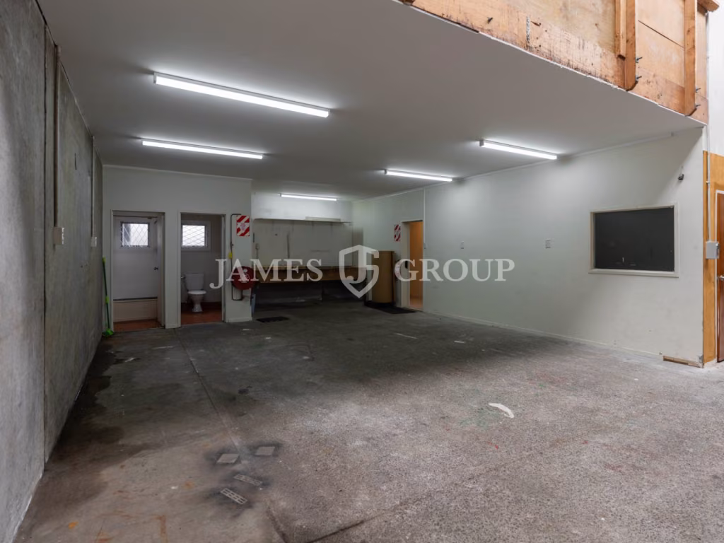 Tilt Slab Industrial Unit Henderson | 300m²