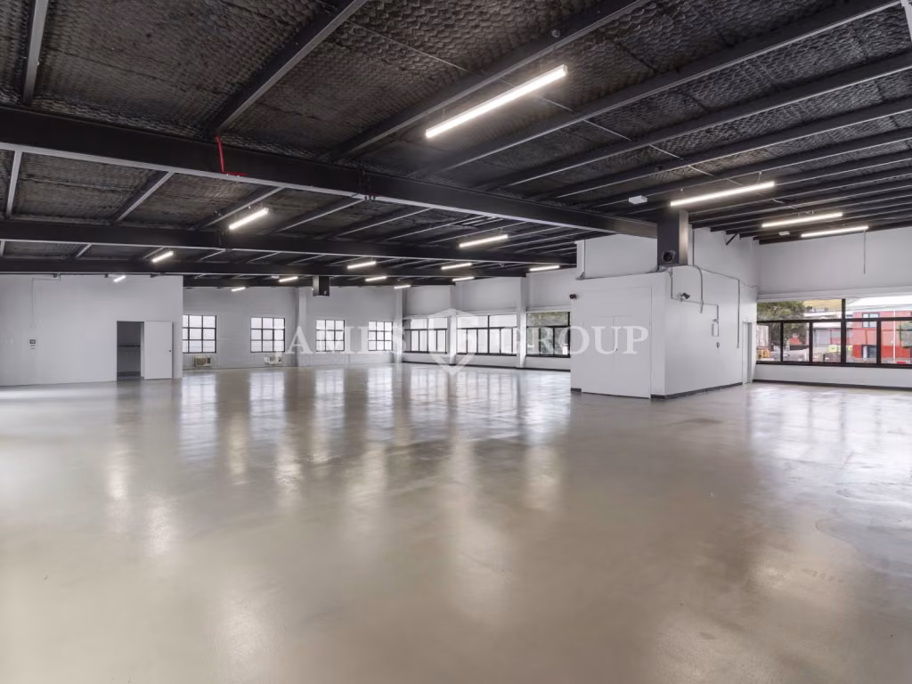 Office Or Warehouse Or High-end Showroom
