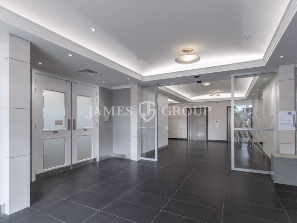Ground Floor Office On Carlton Gore Road