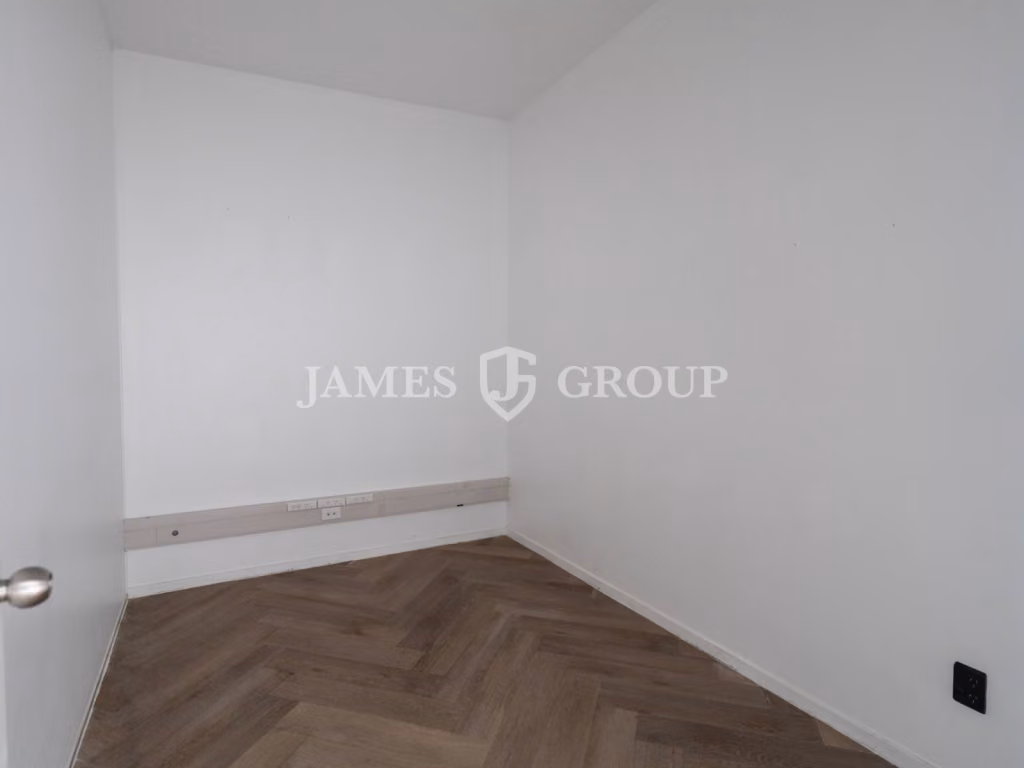 Versatile Parnell Office