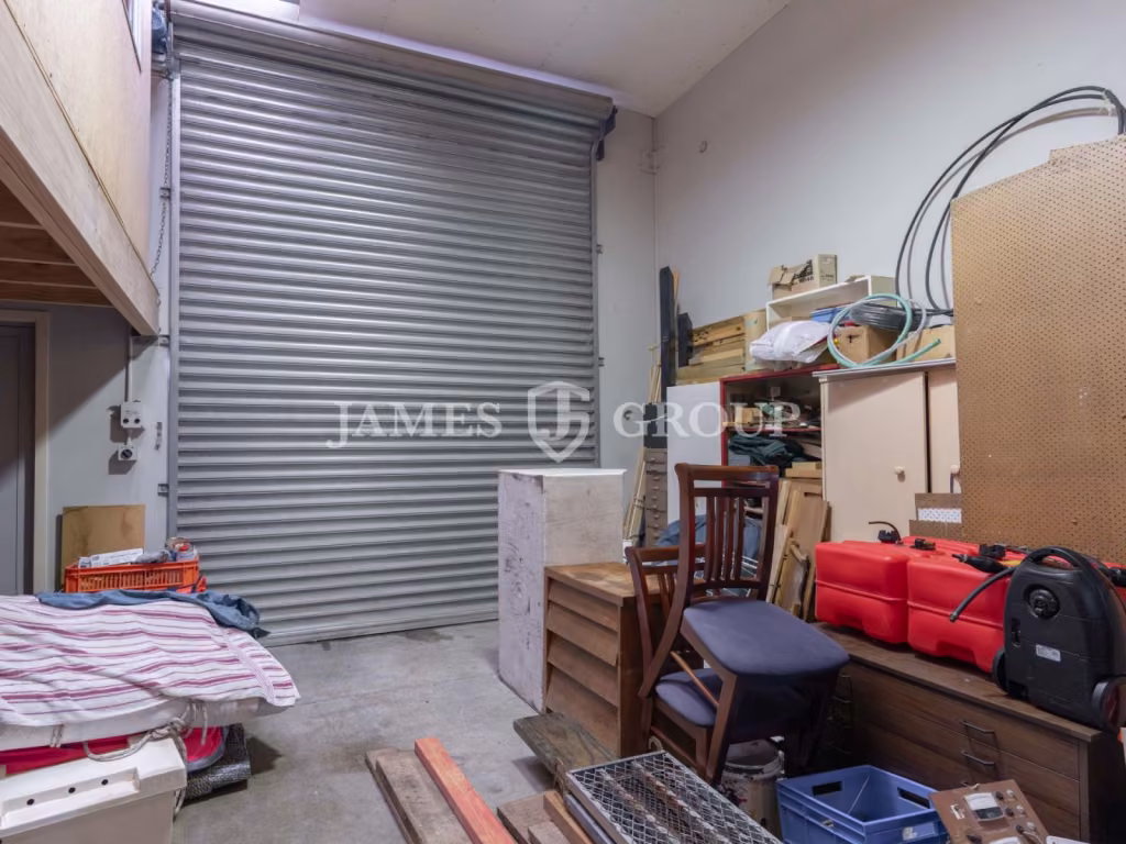 Compact Industrial Unit In Tidy Gated Complex