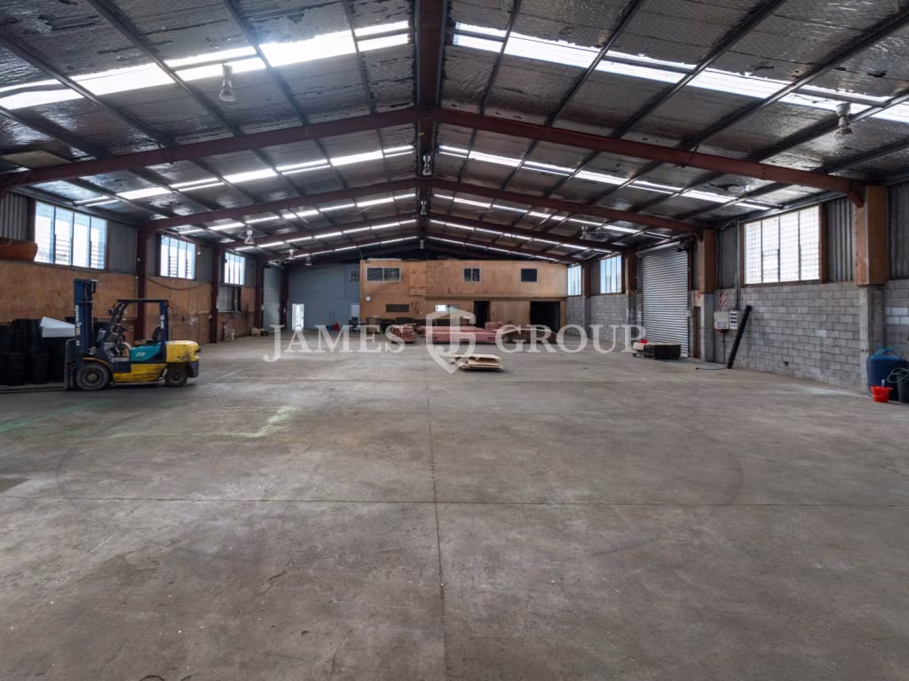 High-stud Heavy Industry Warehouse & Yard