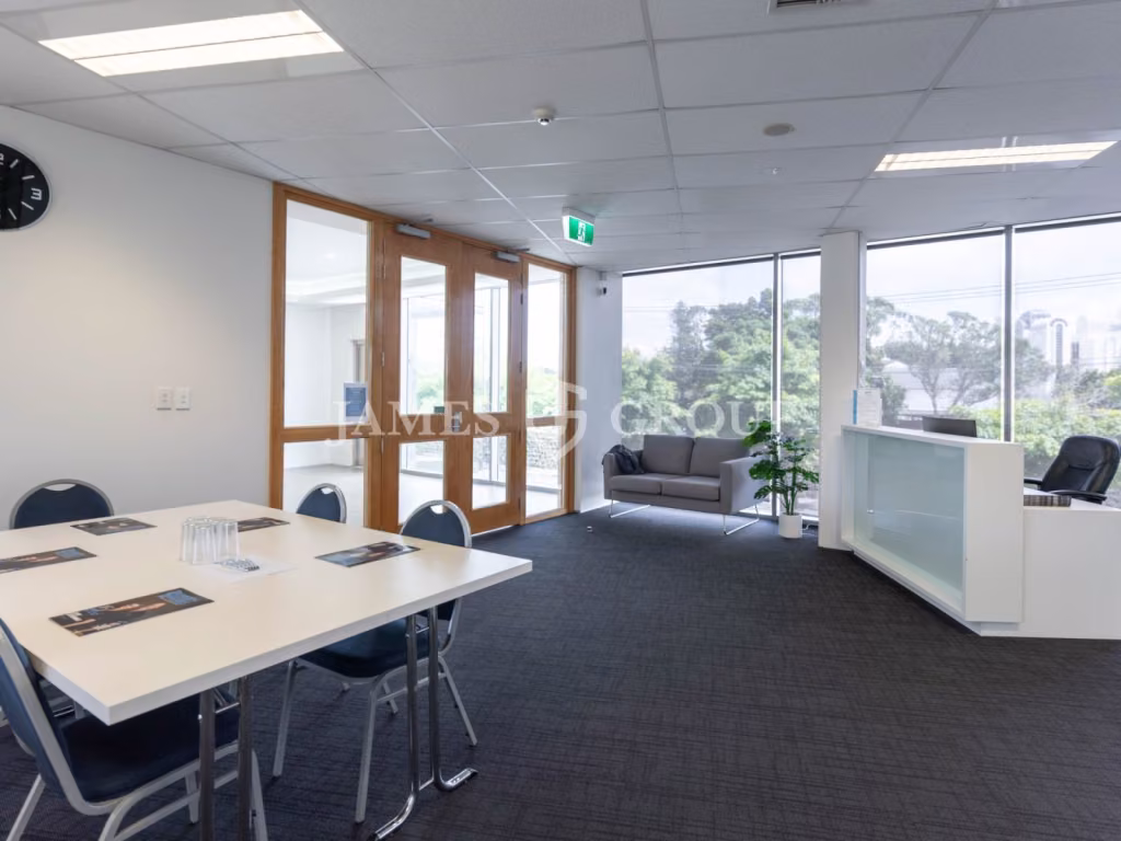 230m² Office With Parking In Central Ellerslie