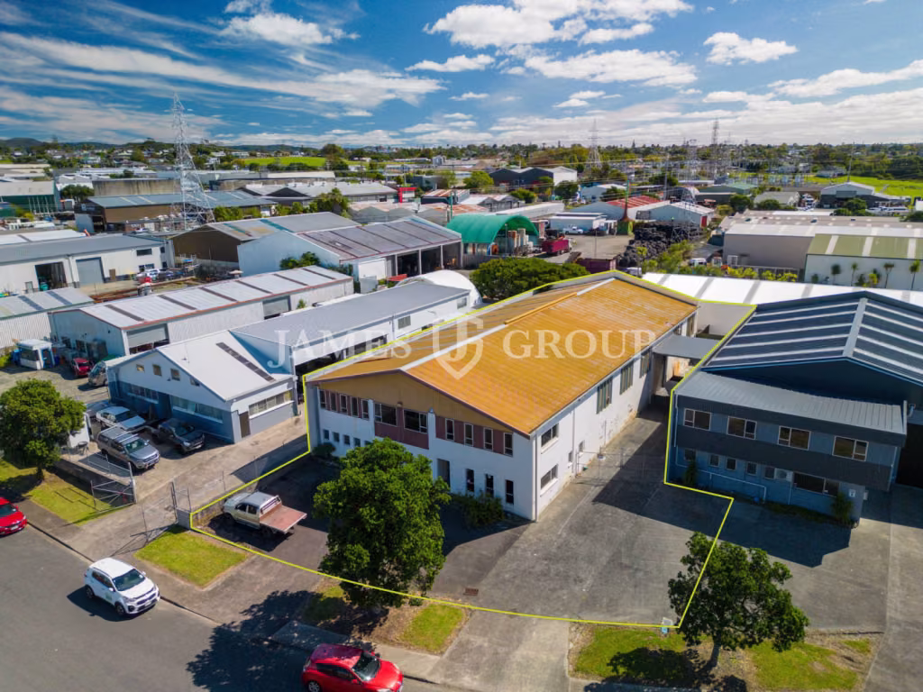 For Sale – Vacant High Stud Warehouse & Yard