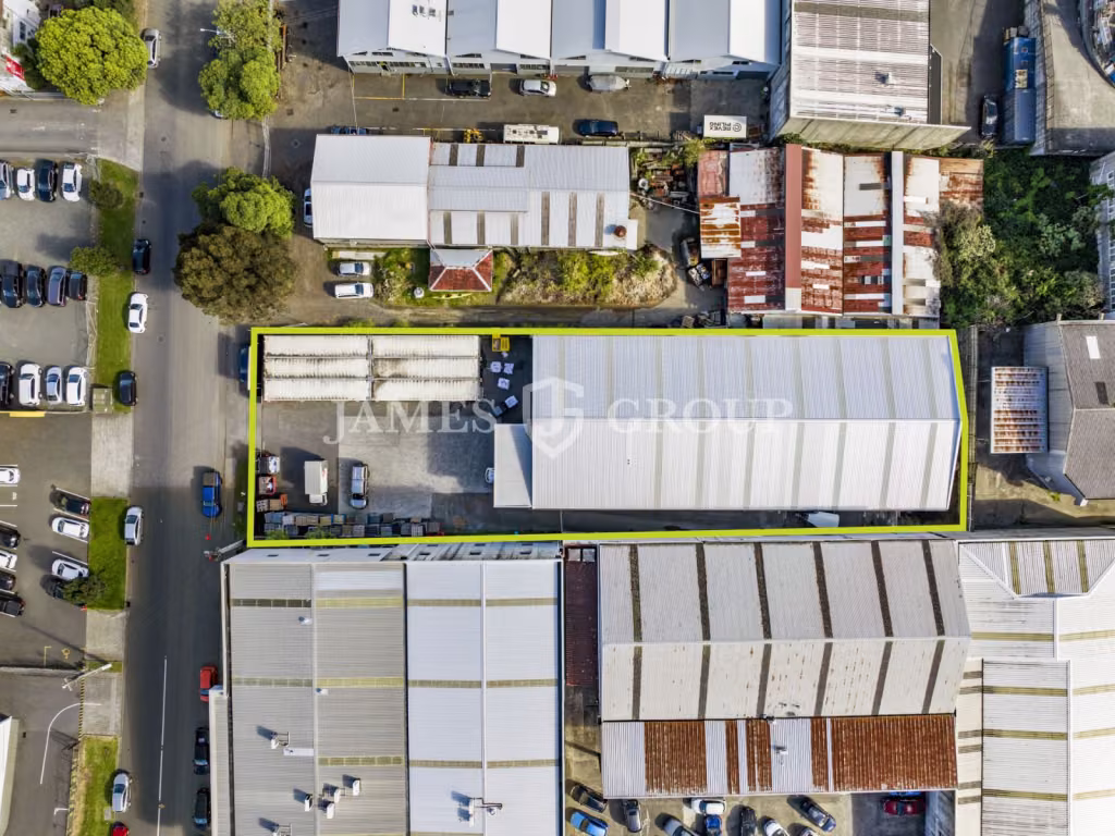 1,811m² Penrose Industrial With Yard
