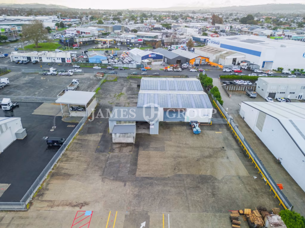 Yard Heavy Site + Warehouse | Takanini