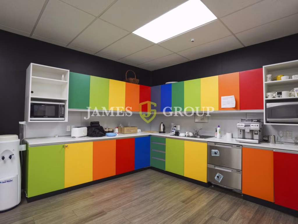 Full Floor With Impressive Fit-out