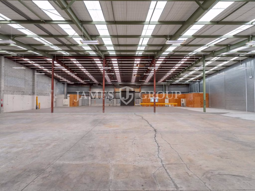 Affordable 1,441sqm Rosebank Warehouse + Canopy