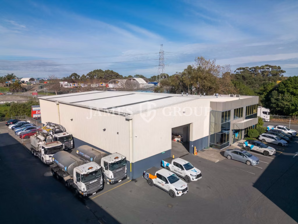 Drive Through Warehouse | 1.5km From Motorway