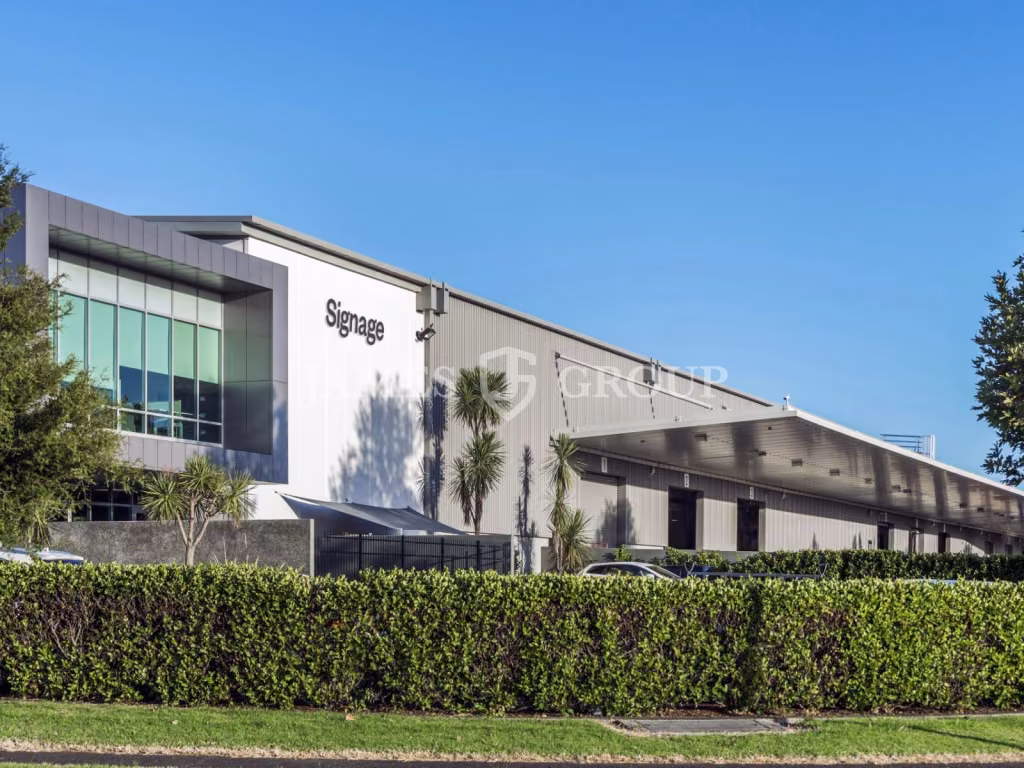 Large Scale Warehouse | Yard, Canopy & 83 Parks