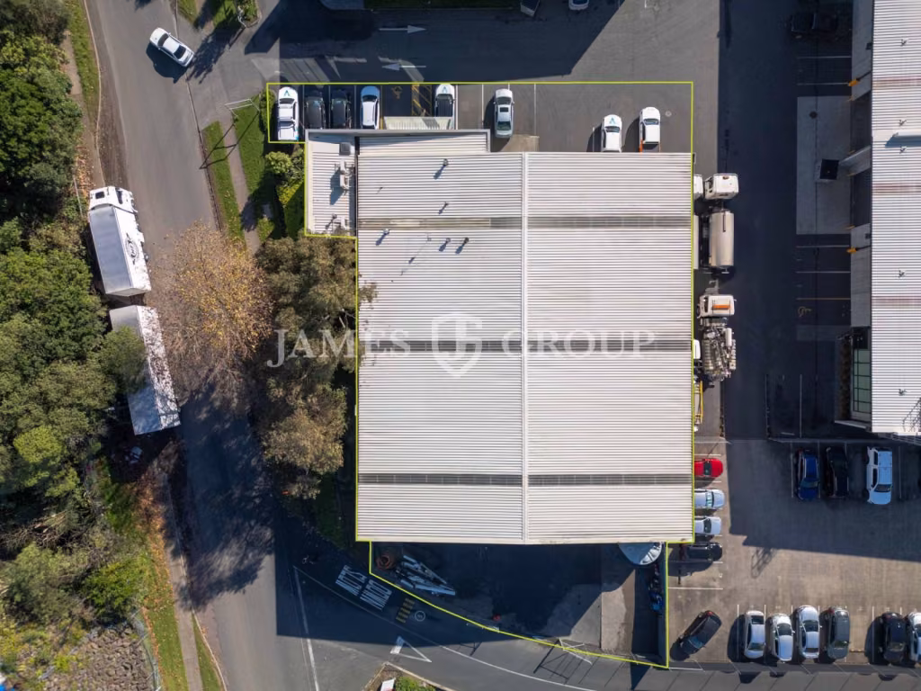 Drive Through Warehouse | 1.5km From Motorway