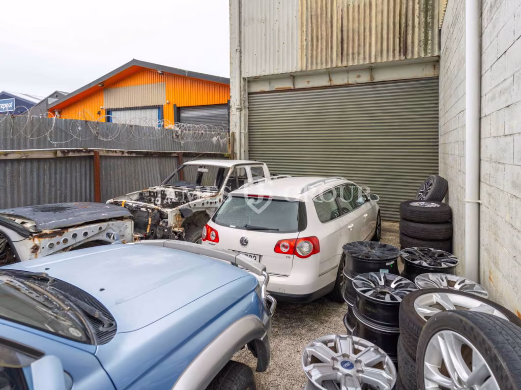 Affordable Yard & Warehouse In Central Takanini