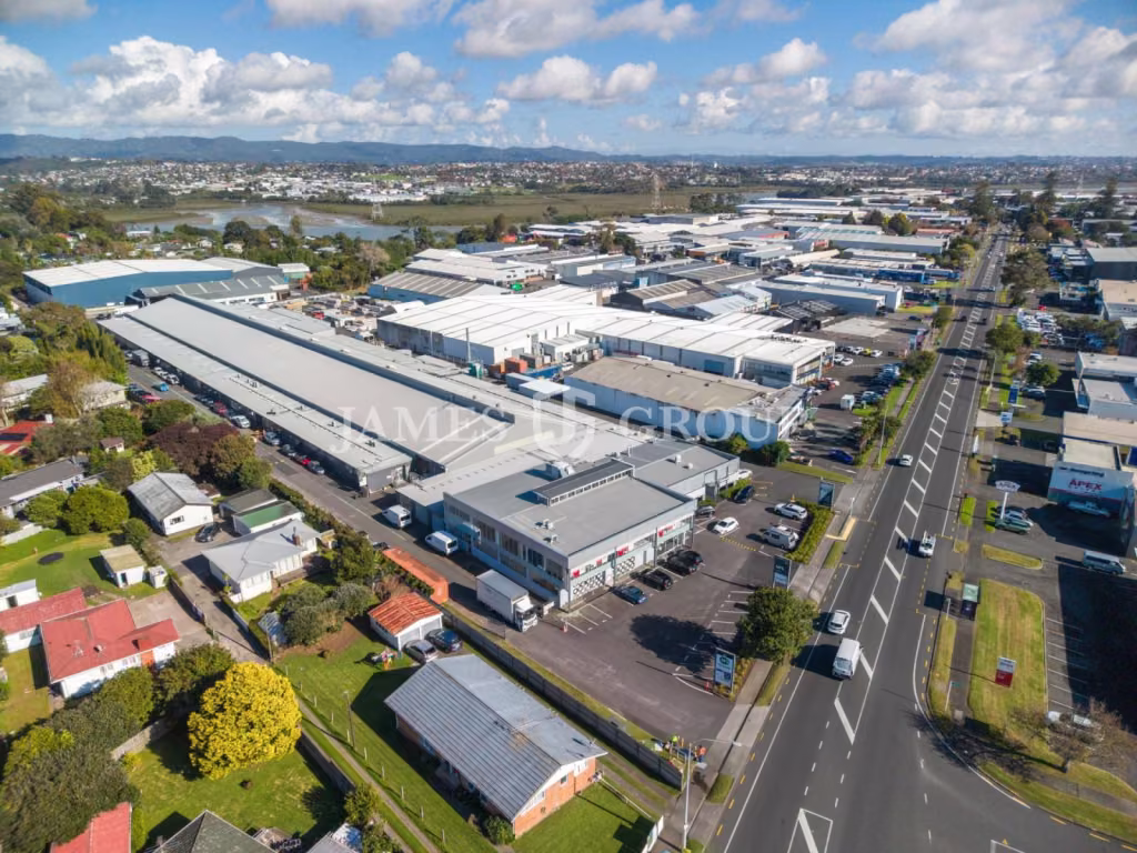 High Profile Rosebank Road Warehouse & Showroom