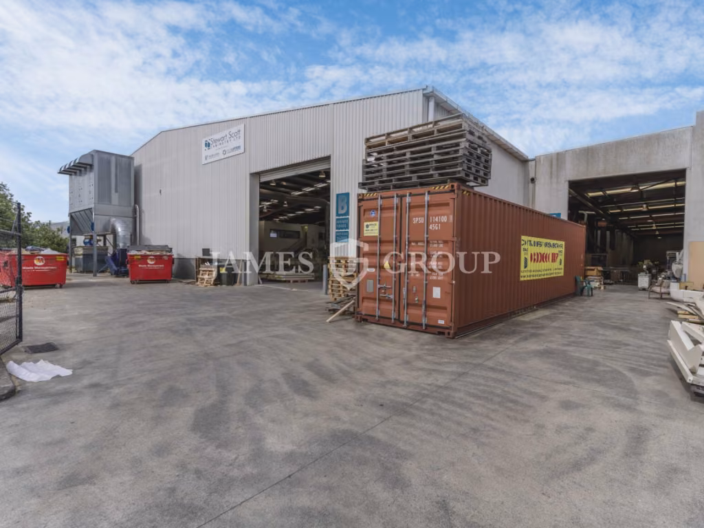 Premium Corner Site Warehouse + Large Secure Yard