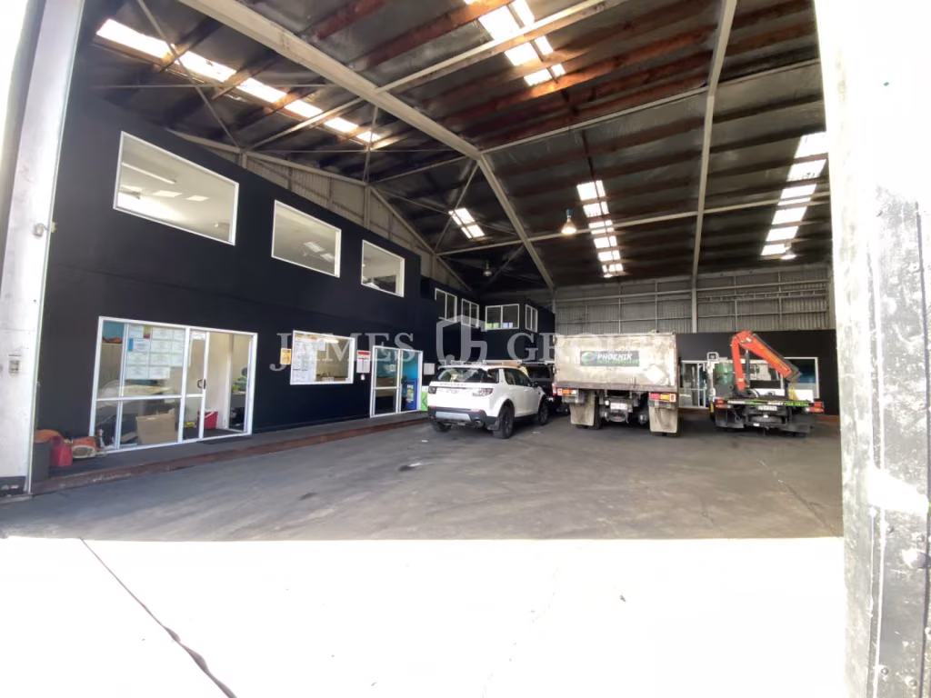 High Profile 1,496m² Penrose Industrial