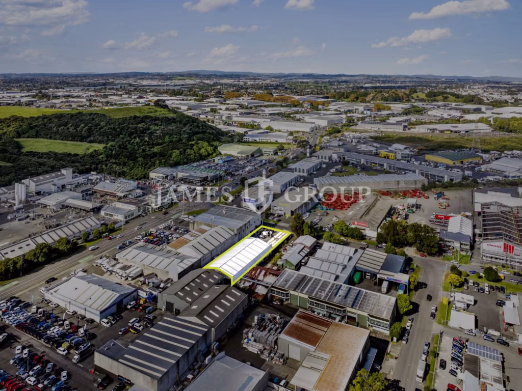 1,811m² Penrose Industrial With Yard