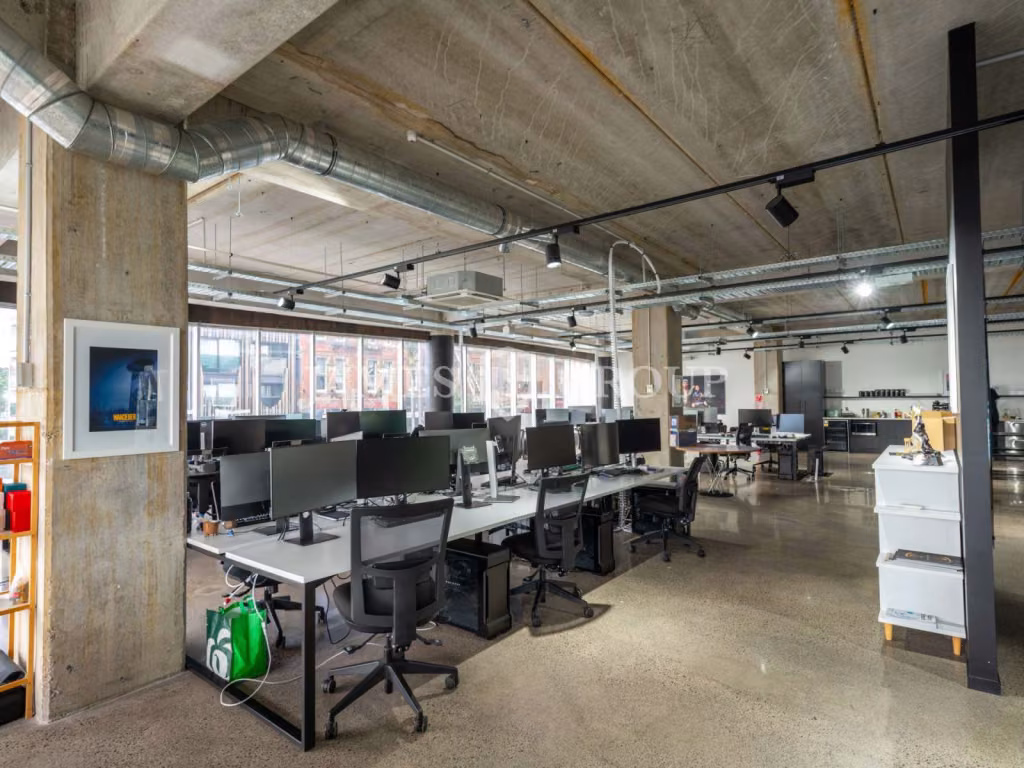 Versatile Office With Outdoor Deck On K Road