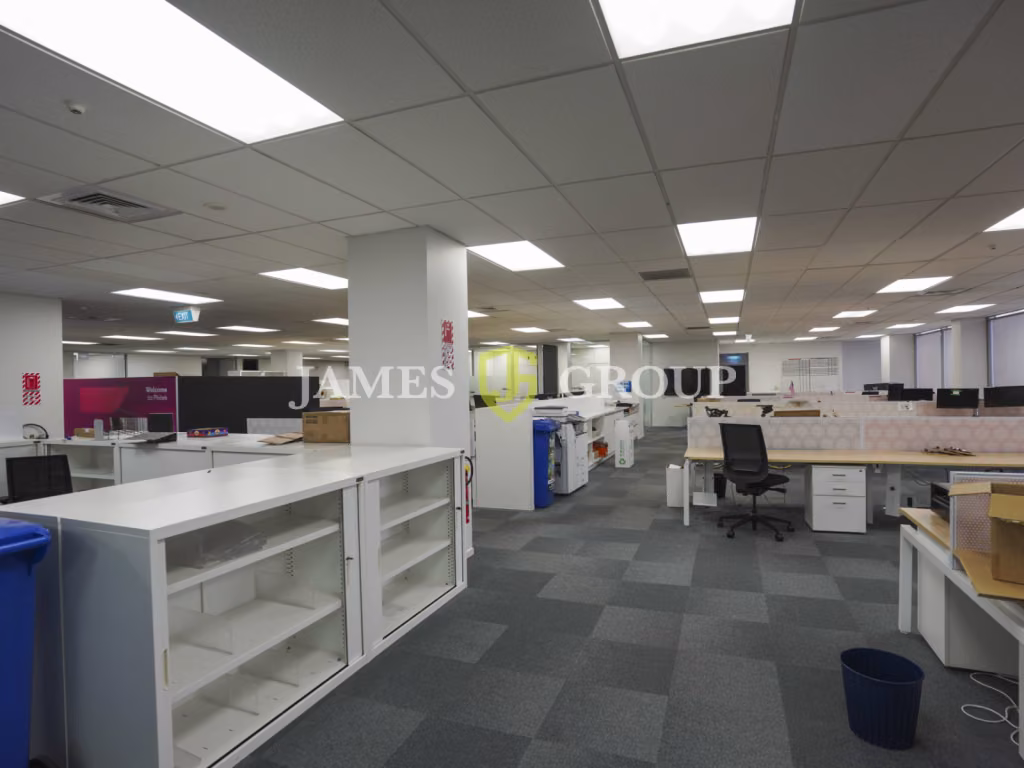 Full Floor With Impressive Fit-out