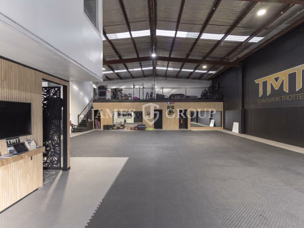 Superb Industrial & Functional Yard Space